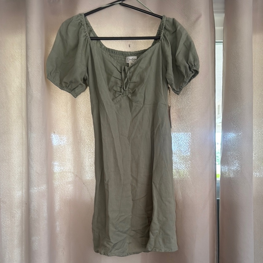 🛑 SOLD 🛑Jessica Simpson BNWT Green Puff Sleeve Dress